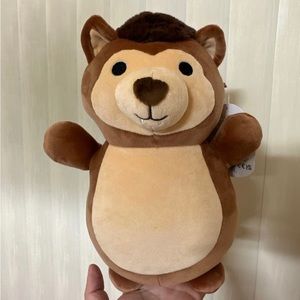 (NWT) Wade the werewolf squishmallow hugmee